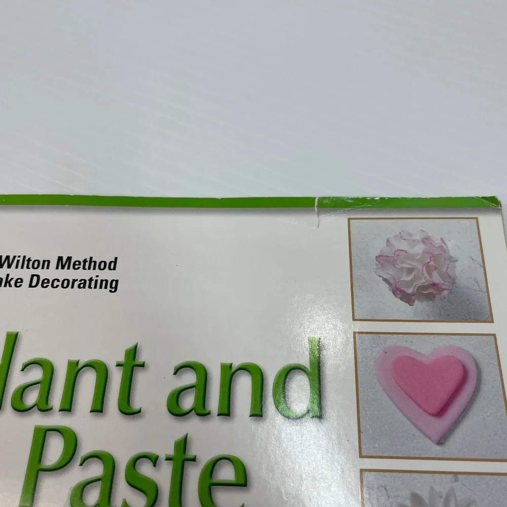 Set of 4 Cake Decorating Books - Picture 11 of 11